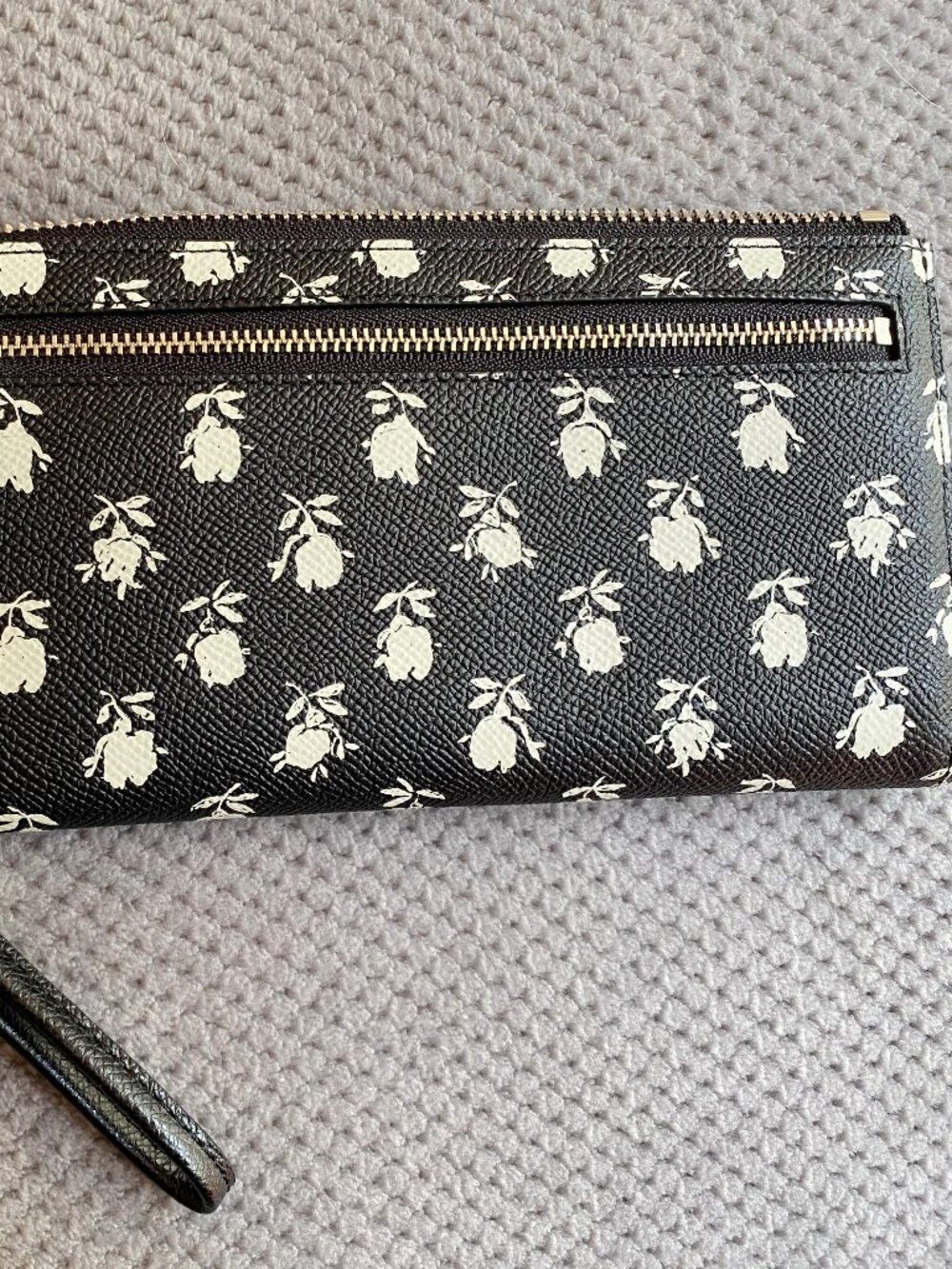 NWT Coach floral wristlet wallet - Picture 3 of 4